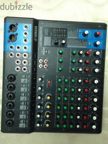 yamaha 12 channel mixer . vocal effect available 7