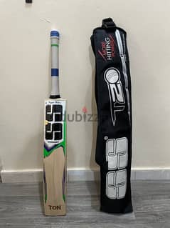 English willow cricket bat and yonex GR 202 single racket
