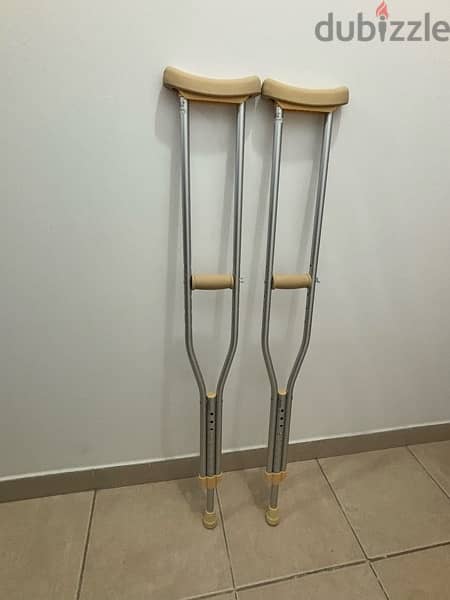 underarm crutches (used 1 month) 1