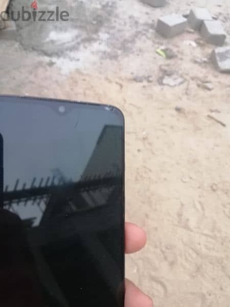 oneplus 7 8+3/256 gb small crack in front 4