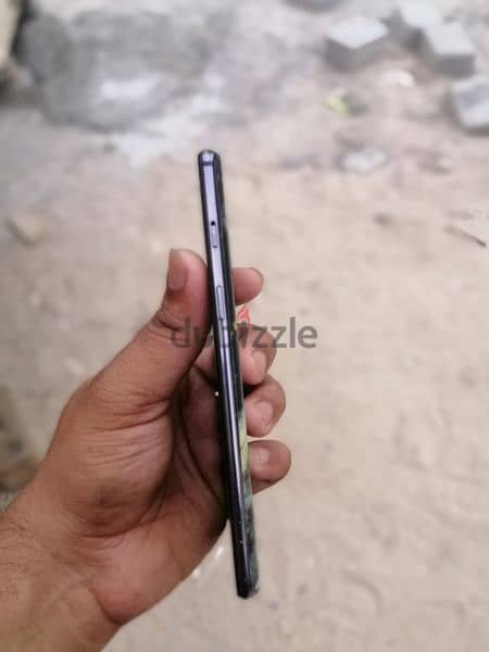 oneplus 7 8+3/256 gb small crack in front 6