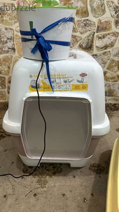 Cat litter box fully covered and open both, pet fountain,laser light,