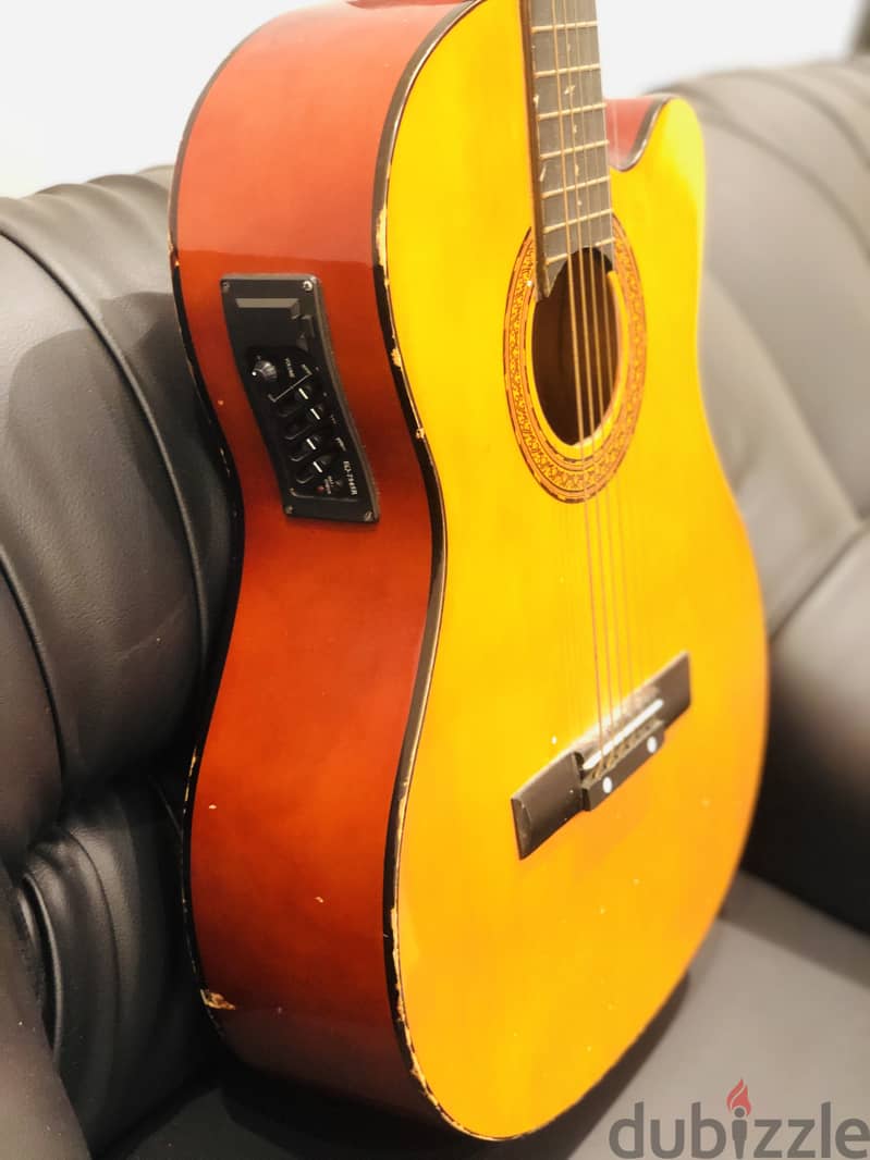 Guitar Fender Yamaha 1