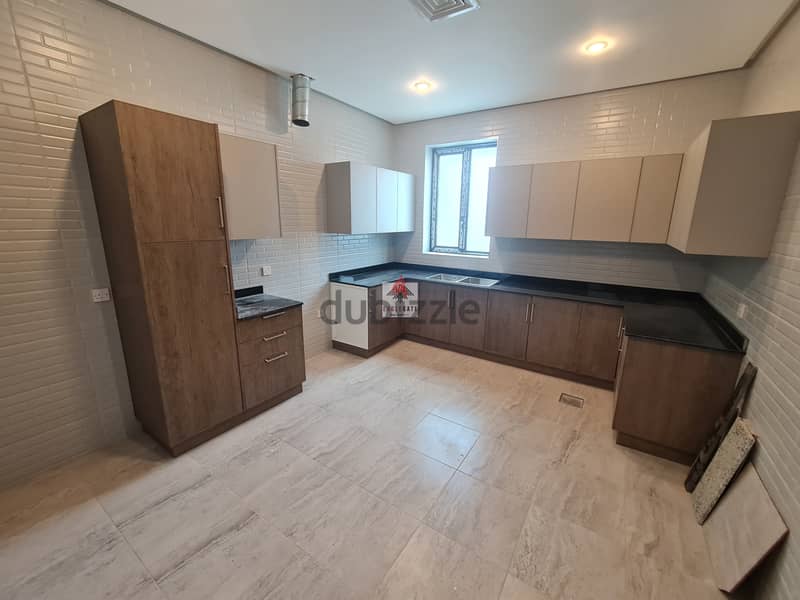 Spacious, modern 4 bedroom floor in Bayan 7