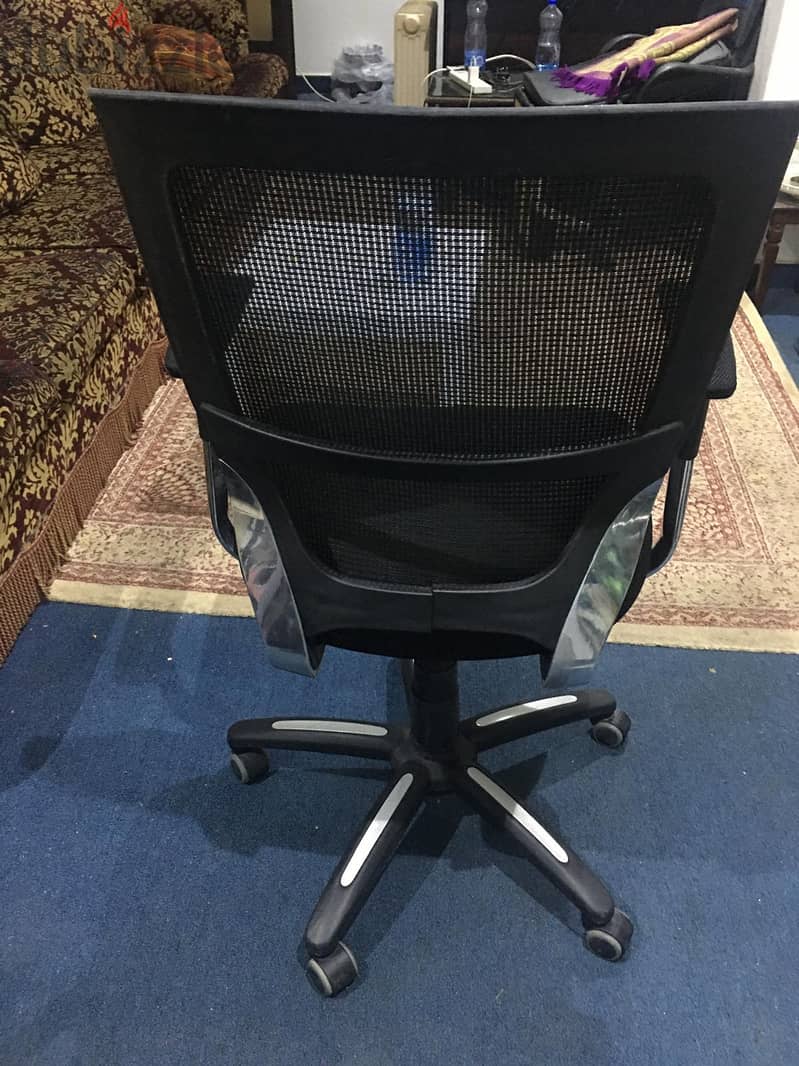 Black office chair 6