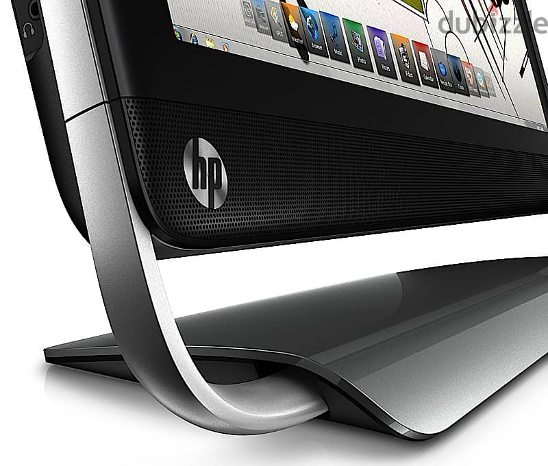 HP TouchSmart 520-1020 Desktop All-In-One PC 1