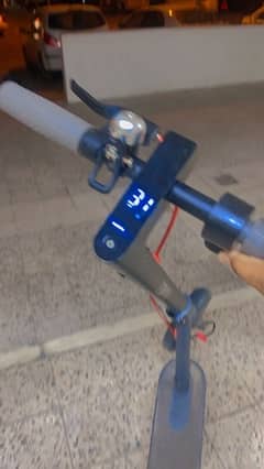 Scooter for sell  1 week used only  buyed new31 speed  4 hours battery 0