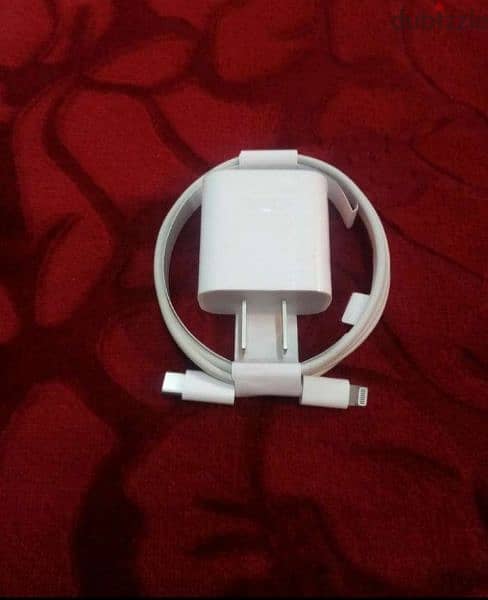 New original Apple Promax charger, 20W, with serial number 2