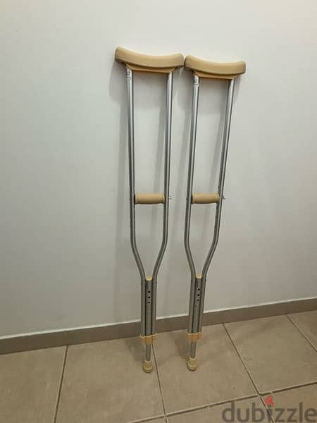 underarm crutches used 1 month 1