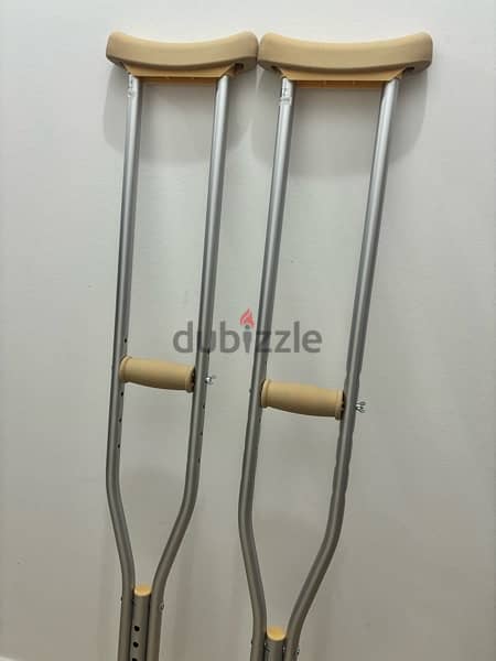 underarm crutches used 1 month 3