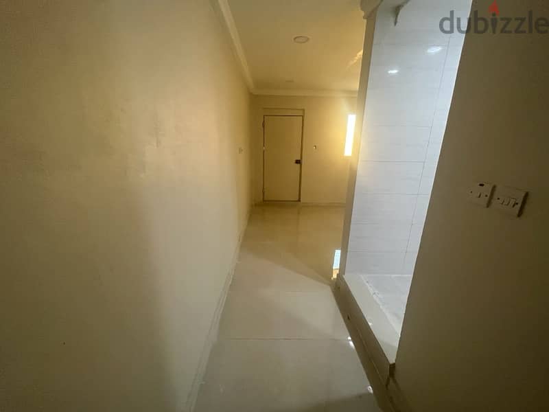 studio flat with balcony available now. . 120 kd 1