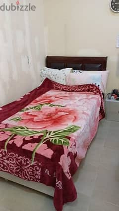 Bed with mattress in very good condition 0