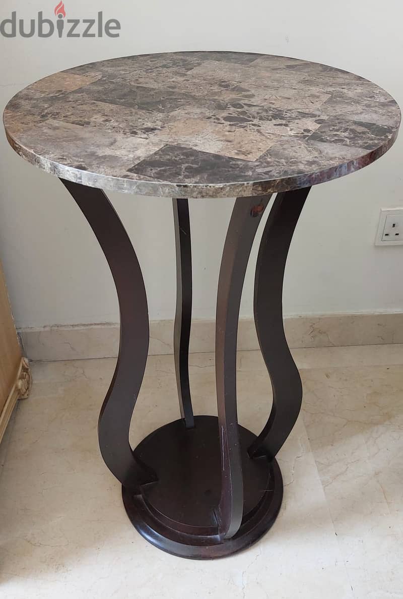 Decorative table in excellent condition for sale 1