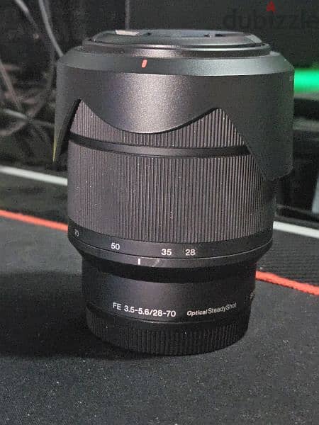sony 28-70 f 3.5-5.6 full frame E mount lens , look like new 1