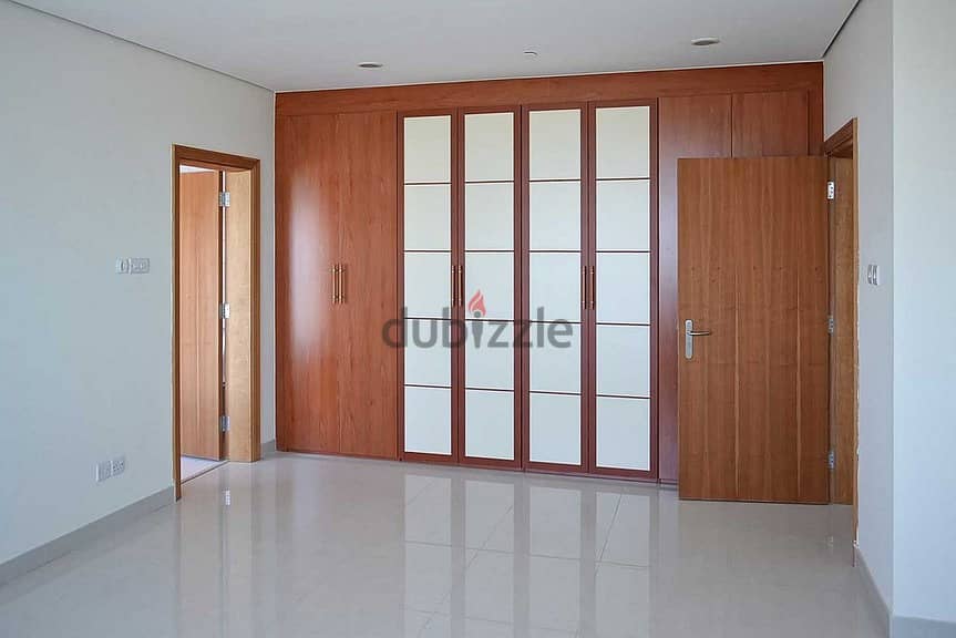 Salmiya - three bedroom sea view apartment w/pool 5