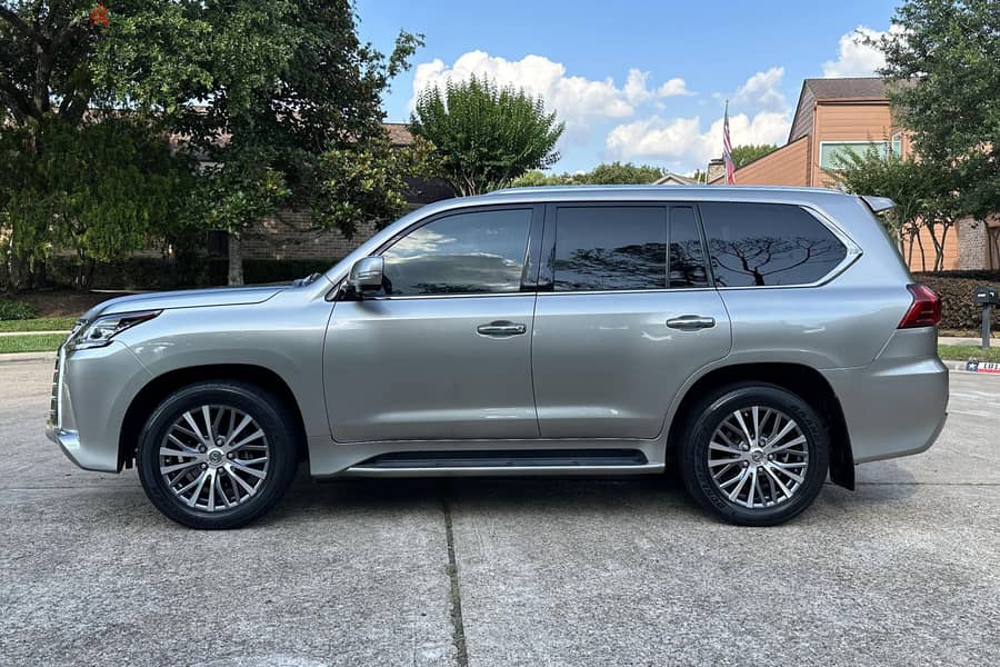 2020 Lexus LX 570 For Sale. . Contact Me On Whatsapp +17027232604 3