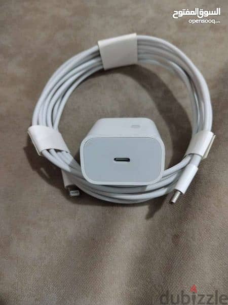 ر New original Apple 20W Pro Max American charger with serial number 6
