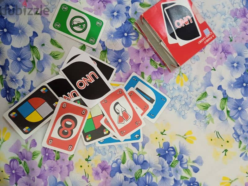 UNO cards for playing 1