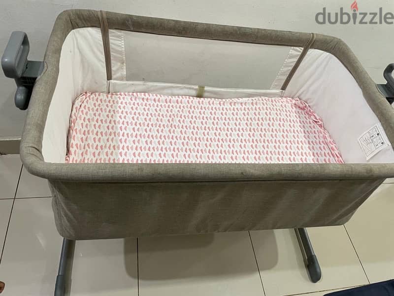 Juniors Peyton Side Bassinet - used only less than 1 year 1