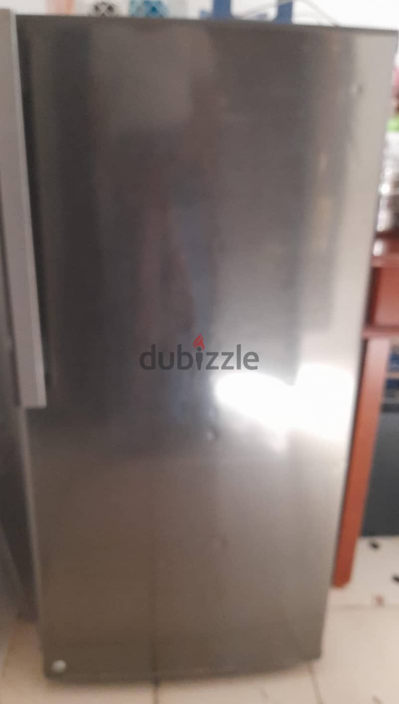 Excellent Condition - Fridge with Single Door for Sale 1