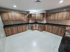A very spacious 4 bedroom floor located in Jabriya