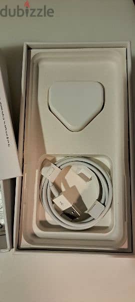 iphone plus original charger and box just 10 kd . 4 2