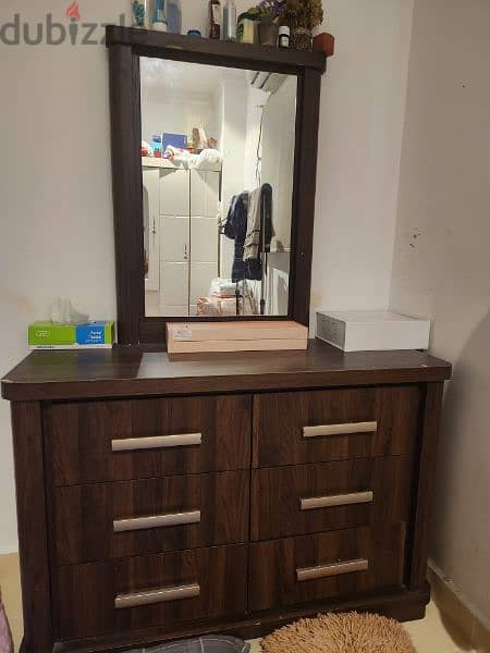 Dressing Table with drawers very good condition 0