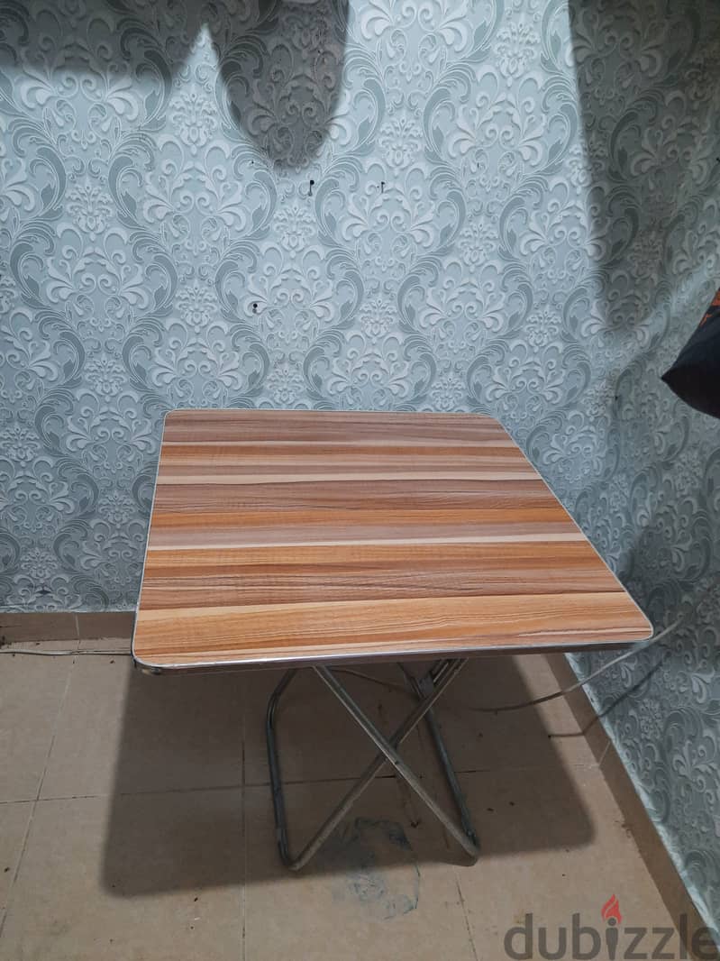 Foldable table and tool 3