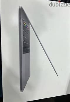 MacBook Pro 15 inch touchbar, i7 ,16 GB Ram,512 Ssd,ratina