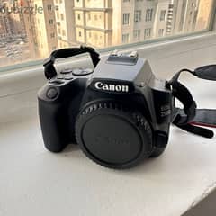 Canon EOS 250D DSLR Camera + 70-300mm Lens - Black