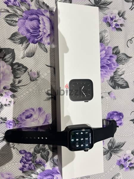 Apple Watch Series 5 - GPS + Cellular 1