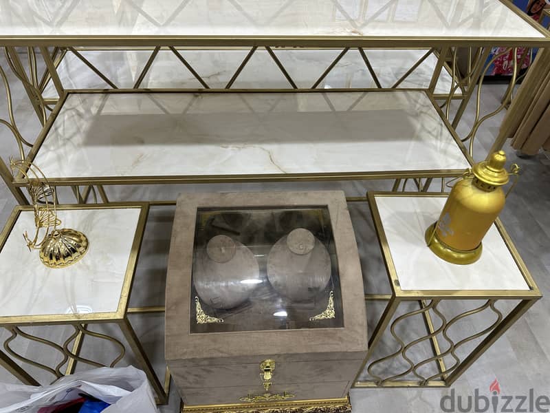 Beautiful table and interior or home or shop can buy 70 kd all golden 1