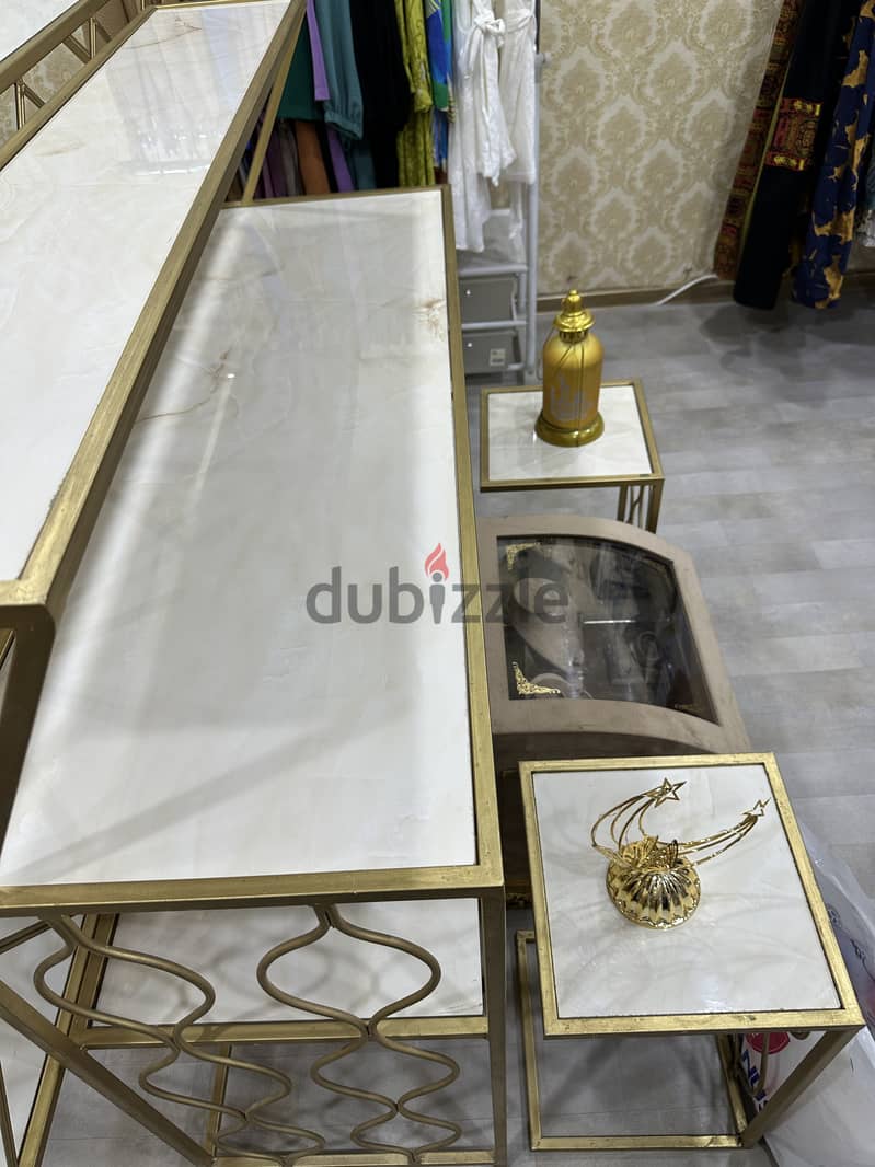 Beautiful table and interior or home or shop can buy 70 kd all golden 2