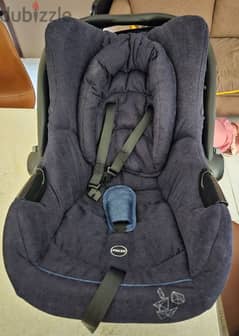 giggles child car seat available for sale