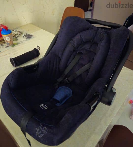 giggles child car seat available for sale 1