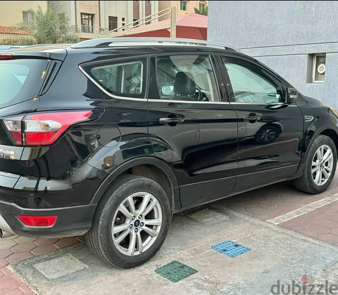 Ford Escape 2017 in excellent condition 3
