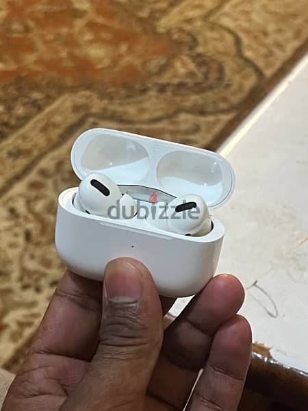 AIRPODS PRO 1ST GENERATION 3