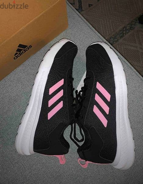 Original new Adidas shoes for sale size 37 3