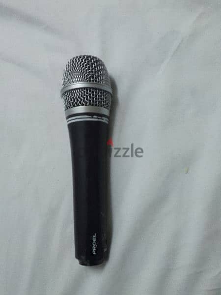 PROEL vocal microphone . 1
