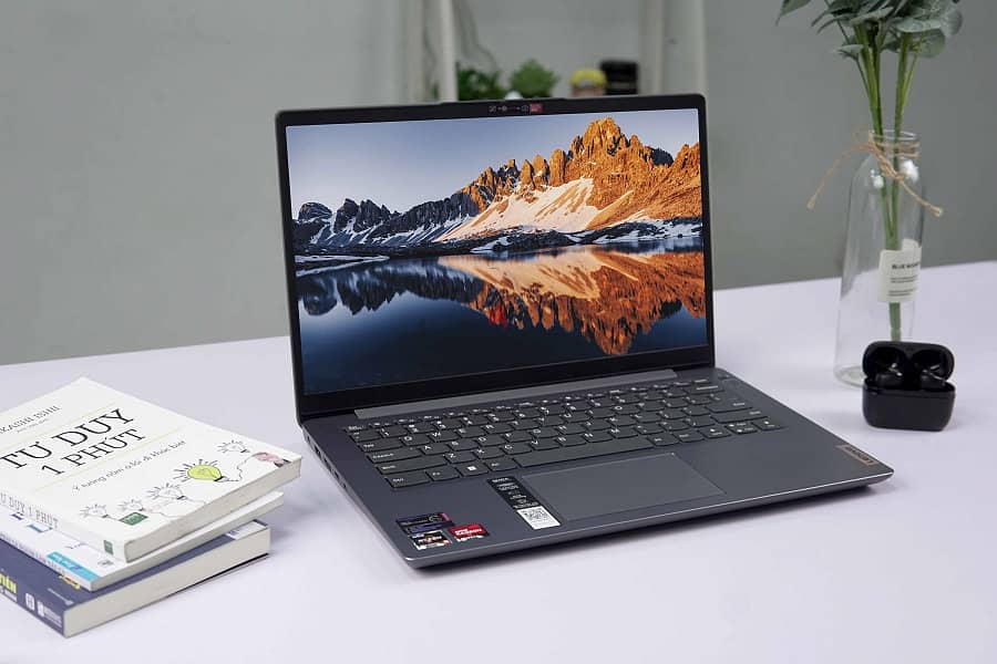 للبيع لابتوب Lenovo IdeaPad core i7/13GEN Ram 16GB /512GB SSD 2