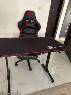 gaming chair with the table
