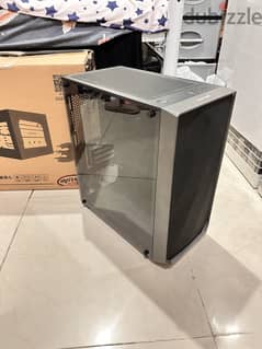 Pc case for sale good as new with box