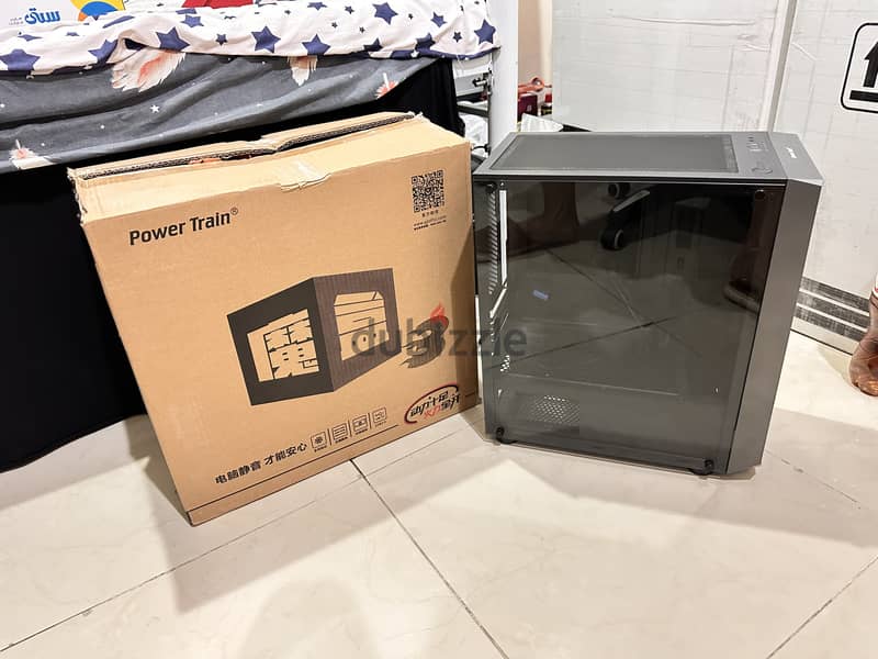 Pc case for sale good as new with box 3