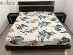 King size bed with full set for sale urgently