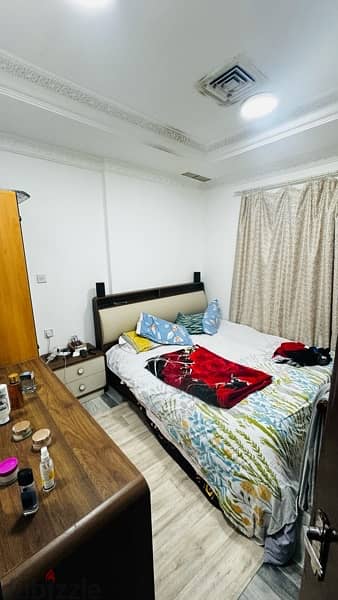 Room availble for 80 KD for executive bachelor 1