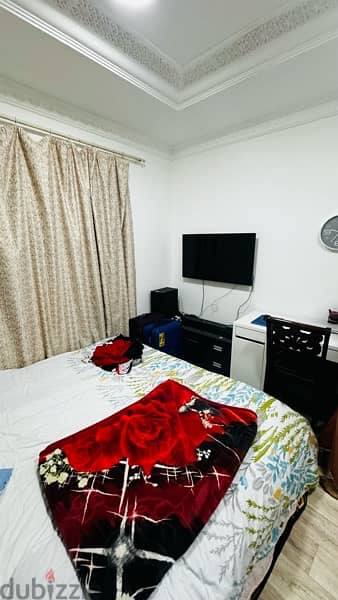 Room availble for 80 KD for executive bachelor 2