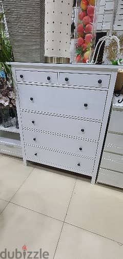 furnitures available contact WhatsApp 94728700 free delivery