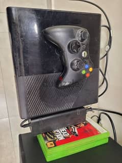 Xbox 360 with 2 digital games alredy installed