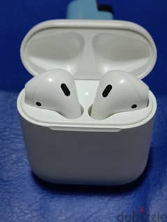 Apple AirPods 2 original new with serial number battery 100%