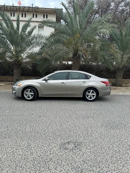 Very Clean Nissan Altima V6 2013 2